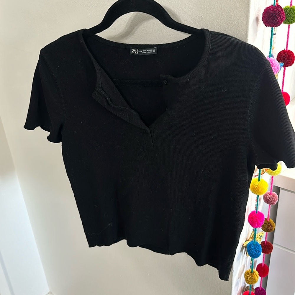 Zara Size L, black short sleeve with button detail